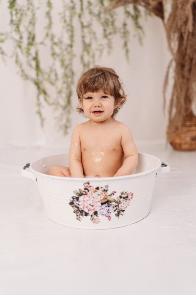 Milchbad Fotoshooting zum ersten Geburtstag